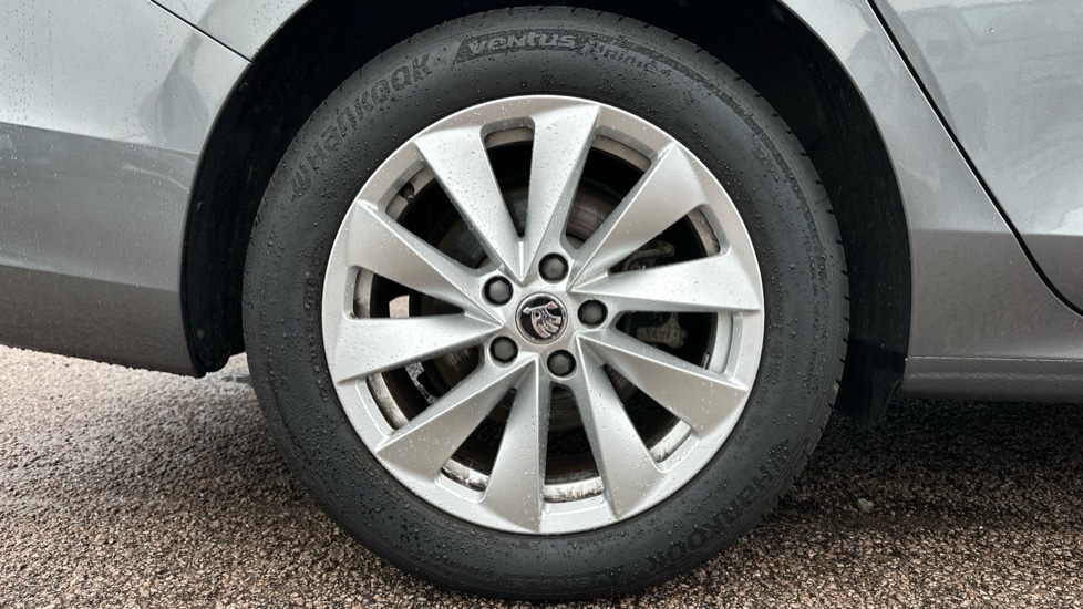 Used Skoda Superb 2024 for sale - 75776140: Photo 5