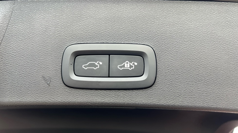 Used Volvo XC40 2022 for sale - 76871022: Photo 24