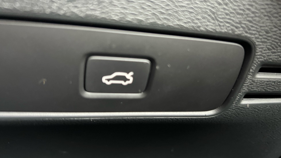 Used Volvo XC40 2022 for sale - 76871022: Photo 28