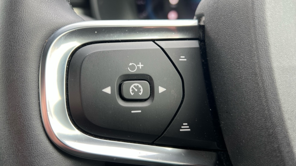 Used Volvo XC40 2022 for sale - 76871022: Photo 29