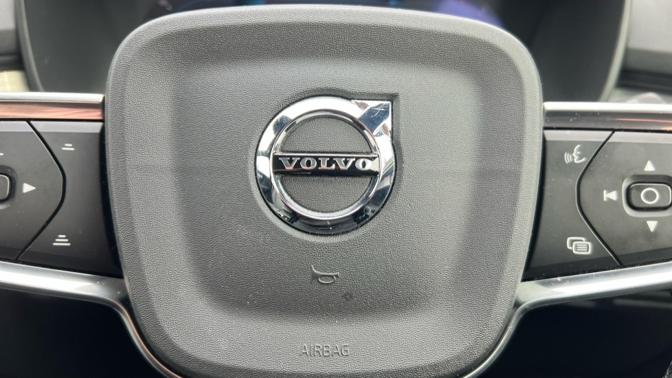 Used Volvo XC40 2022 for sale - 76871022: Photo 33