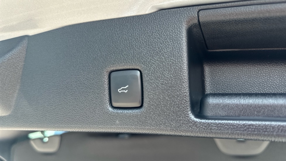 Used Ford Kuga 2023 for sale - 76921945: Photo 39