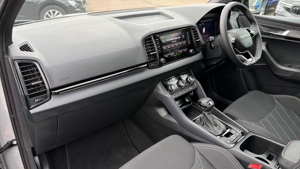 Used Skoda Karoq 2025 for sale - 76623527: Photo 2