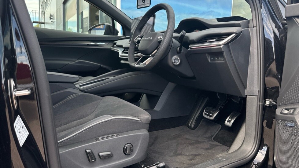 Used Skoda Enyaq 2025 for sale - 76217274: Photo 25