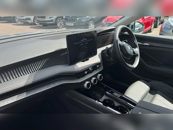 Used Skoda Superb 2024 for sale - 76501510: Photo