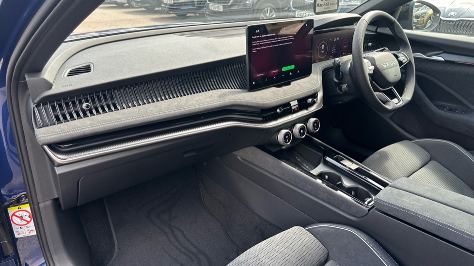 Used Skoda Superb 2025 for sale - 76868590: Photo 2