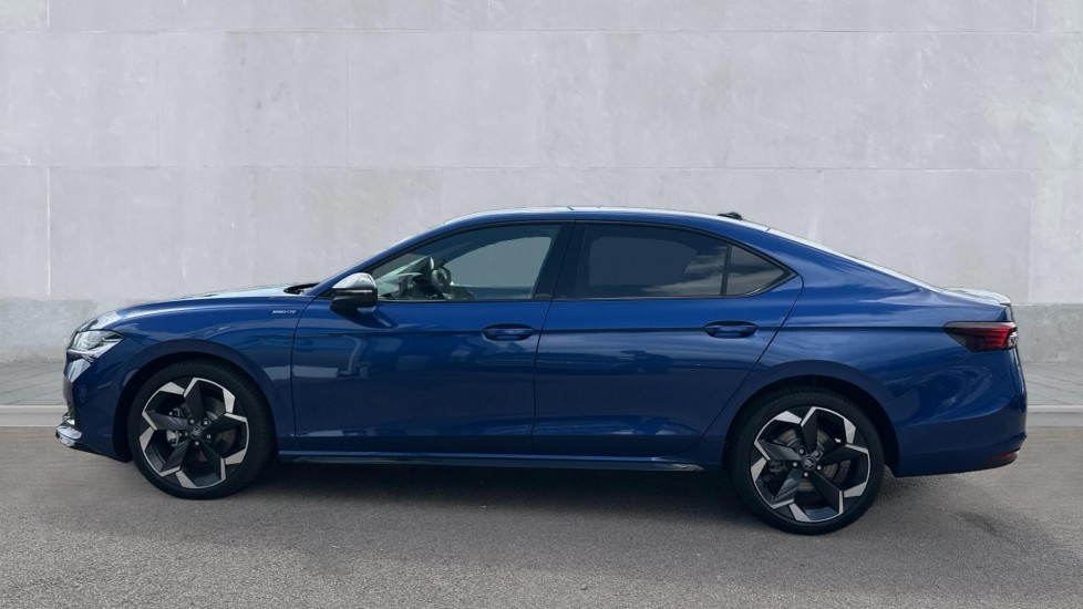 Used Skoda Superb 2025 for sale - 76868590: Photo 9