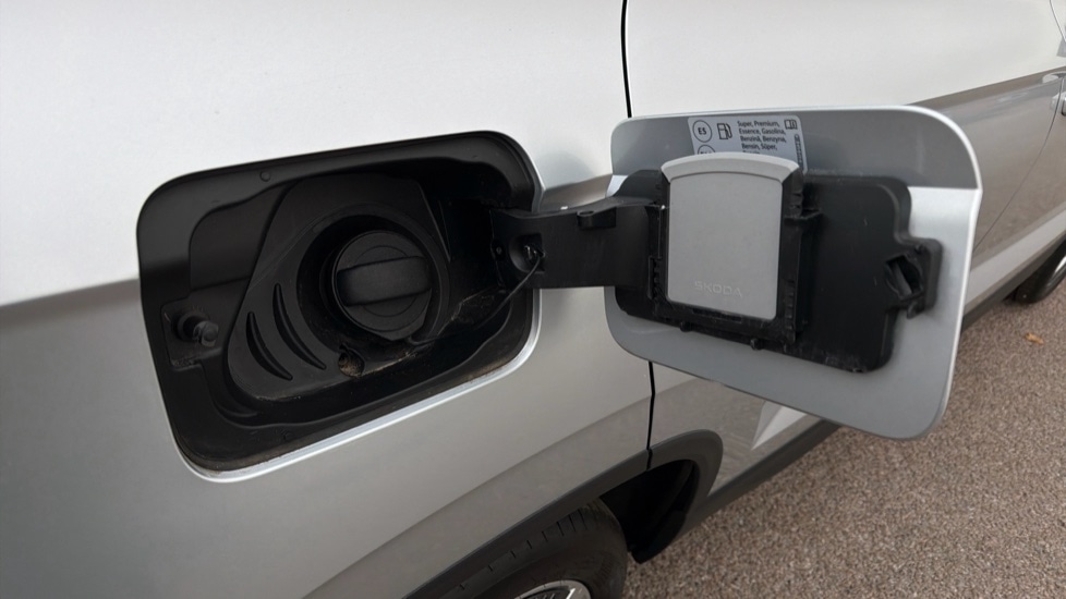 Used Skoda Karoq 2024 for sale - 76870457: Photo 28