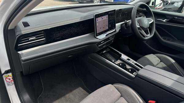 Used Volkswagen Passat 2024 for sale - 75481018: Photo 10
