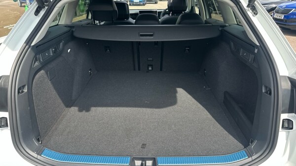 Used Volkswagen Passat 2024 for sale - 75481018: Photo 15