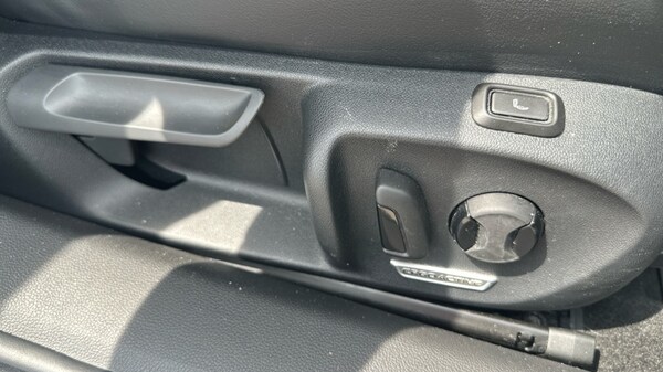 Used Volkswagen Passat 2024 for sale - 75481018: Photo 31