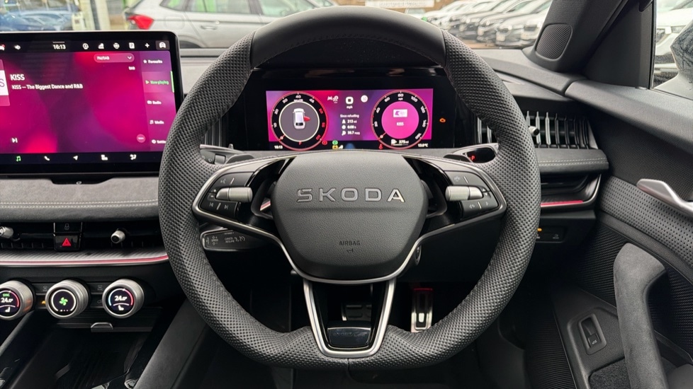 Used Skoda Superb 2025 for sale - 76870941: Photo 27