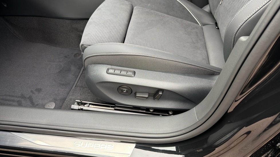 Used Skoda Superb 2025 for sale - 76870941: Photo 28