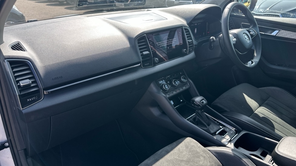 Used Skoda Karoq 2024 for sale - 76869450: Photo 2