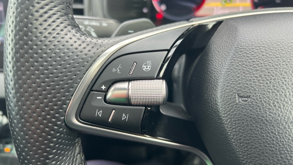 Used Skoda Karoq 2024 for sale - 76871594: Photo 32