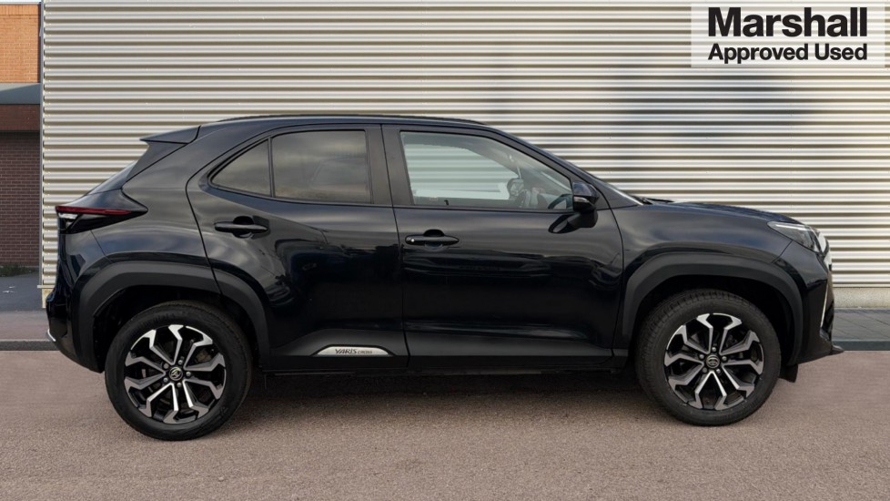 Used Toyota Yaris Cross 2023 for sale - 76580147: Photo 2