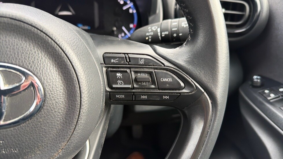 Used Toyota Yaris Cross 2023 for sale - 76580147: Photo 22