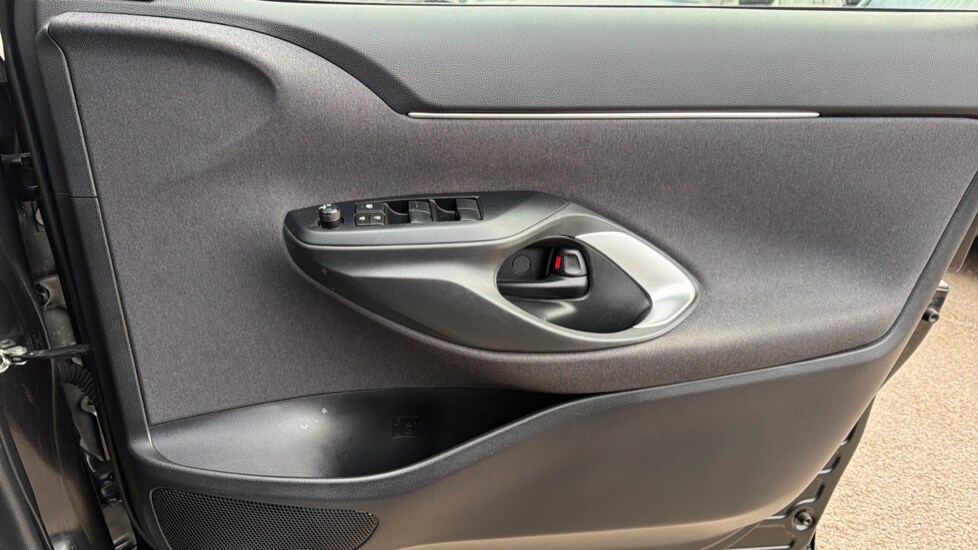 Used Toyota Yaris Cross 2023 for sale - 76580147: Photo 29