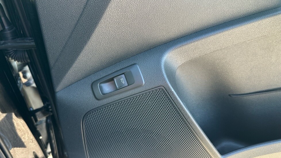 Used Skoda Karoq 2024 for sale - 76180135: Photo 32