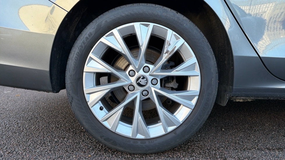 Used Skoda Superb 2025 for sale - 77013127: Photo 5