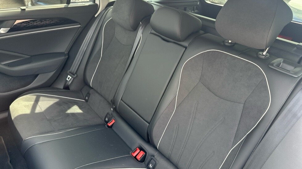 Used Volkswagen Passat 2024 for sale - 76868597: Photo 14