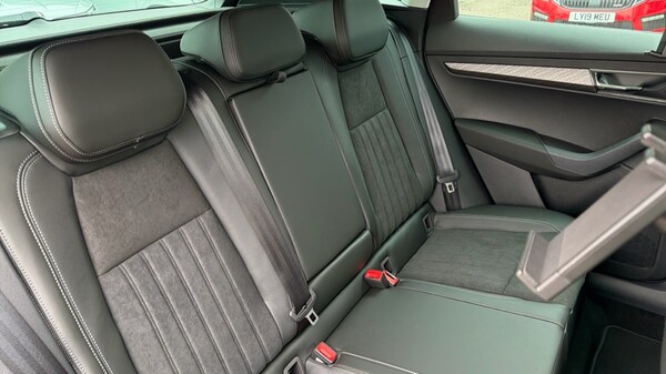 Used Skoda Karoq 2025 for sale - 76272941: Photo 15