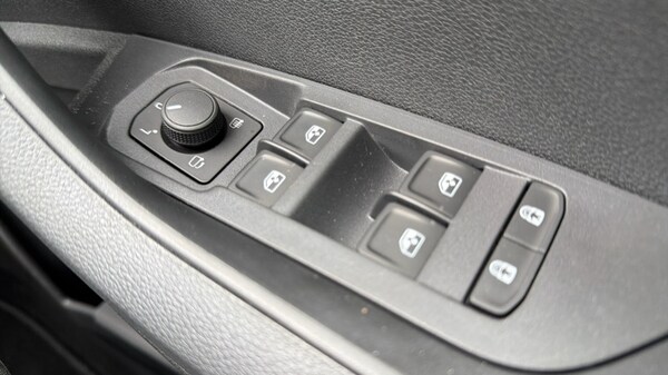 Used Skoda Karoq 2025 for sale - 76272941: Photo 31