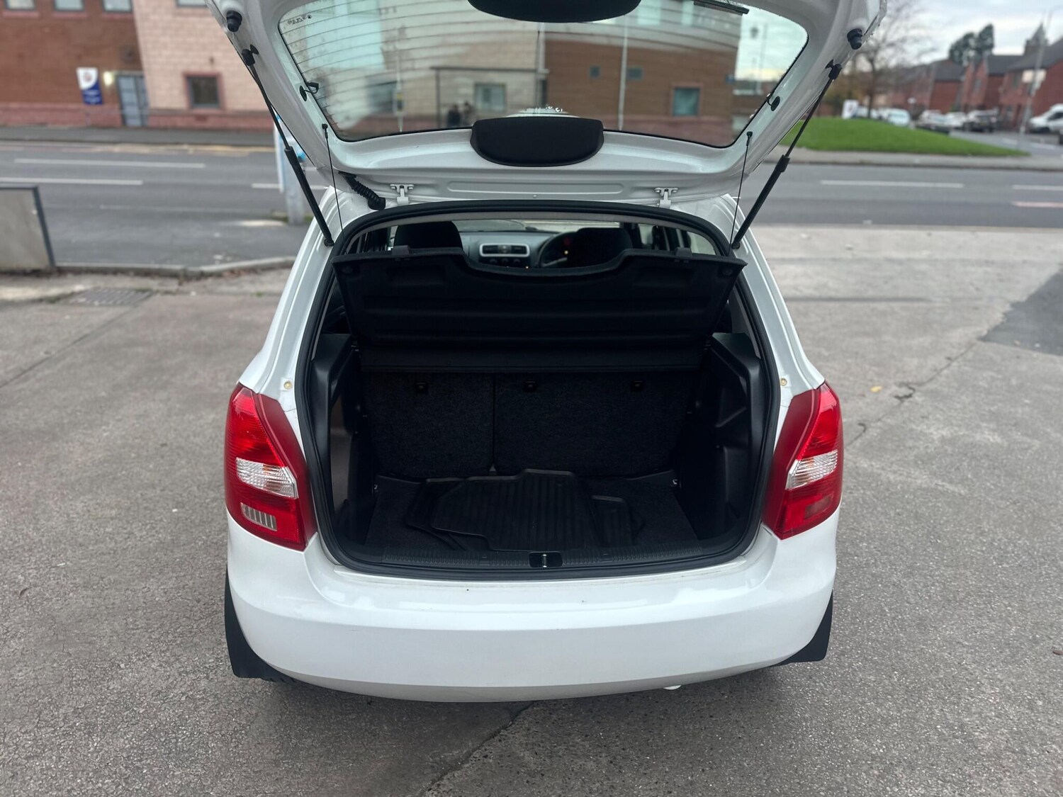 Used Skoda Fabia 2010 for sale - 77605052: Photo 32