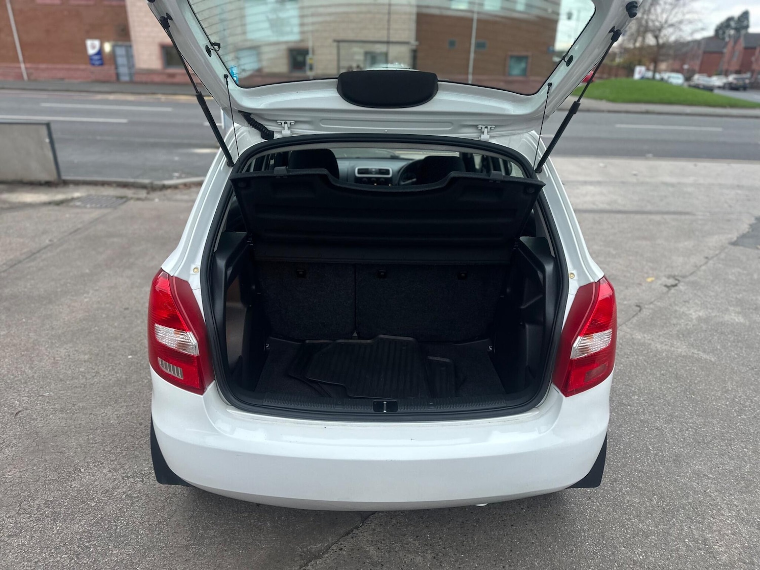 Used Skoda Fabia 2010 for sale - 77605052: Photo 9