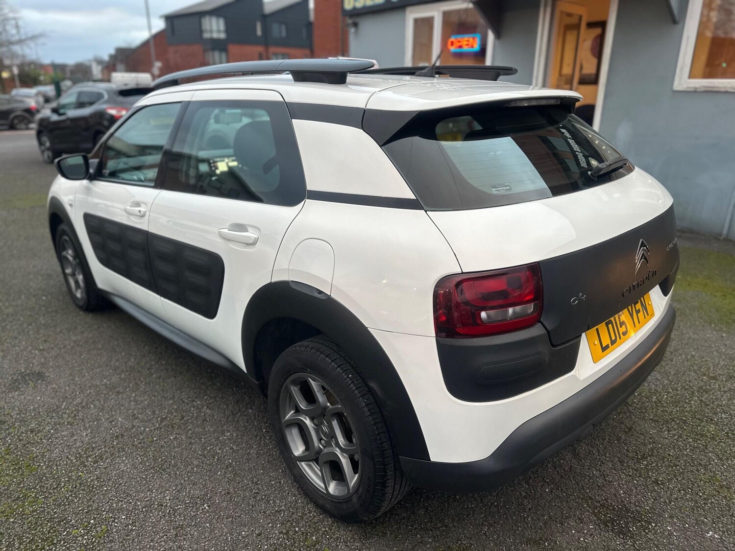 Used Citroen C4 Cactus 2015 for sale - 77605045: Photo 8
