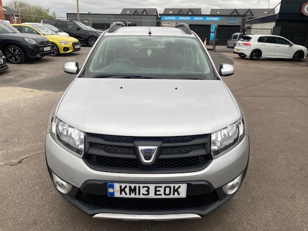 Used Dacia Sandero Stepway 2013 for sale - 74596187: Photo 2