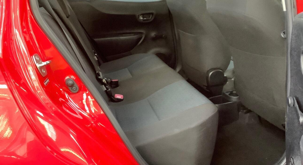 Used Toyota Yaris 2012 for sale - 76484359: Photo 10