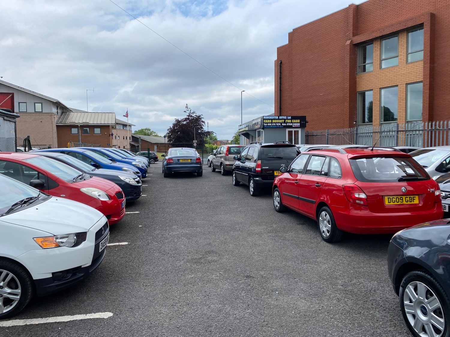 Used Toyota Yaris 2012 for sale - 76484359: Photo 14