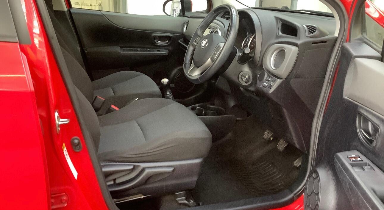 Used Toyota Yaris 2012 for sale - 76484359: Photo 9