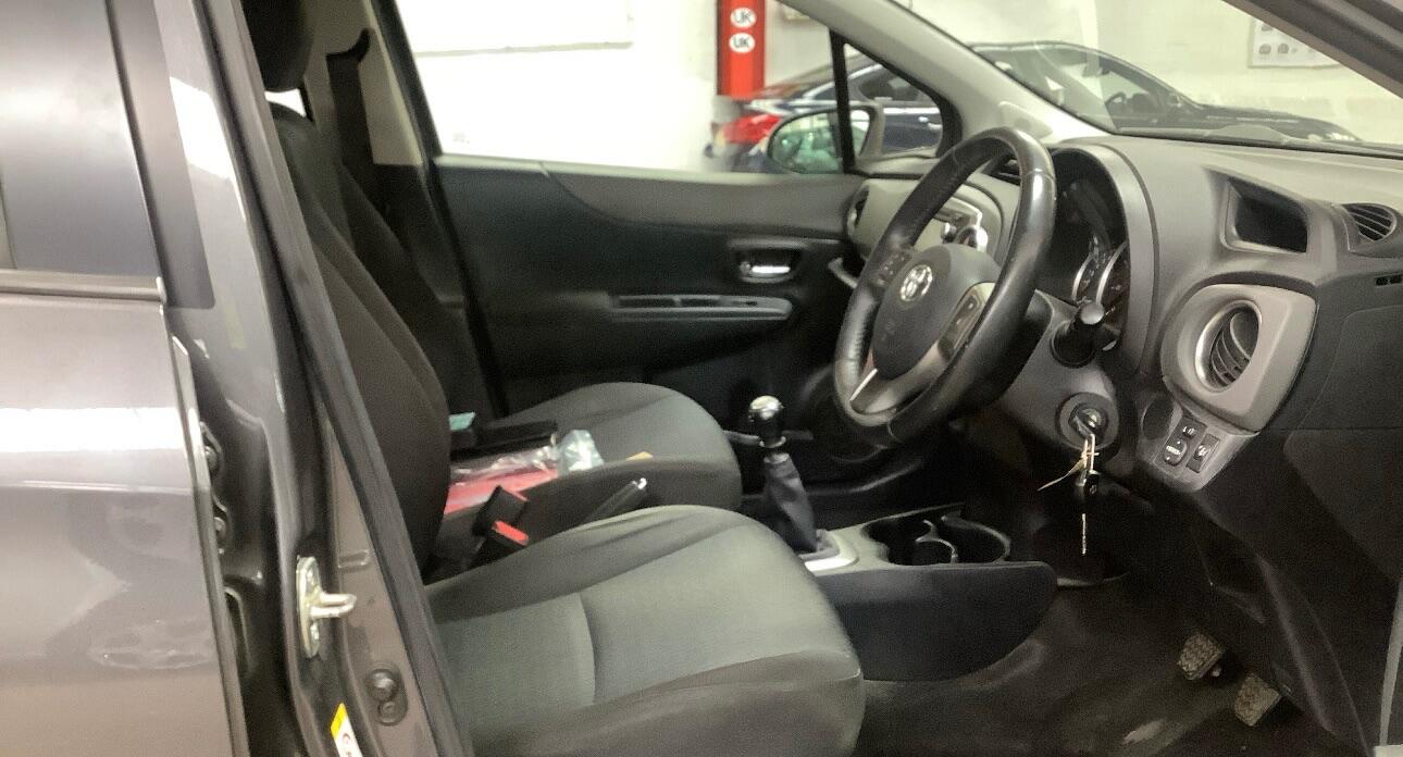 Used Toyota Yaris 2013 for sale - 76446567: Photo 8