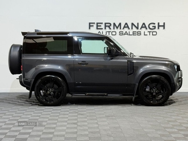 Used Land Rover Defender 2023 for sale - 76936883: Photo 2
