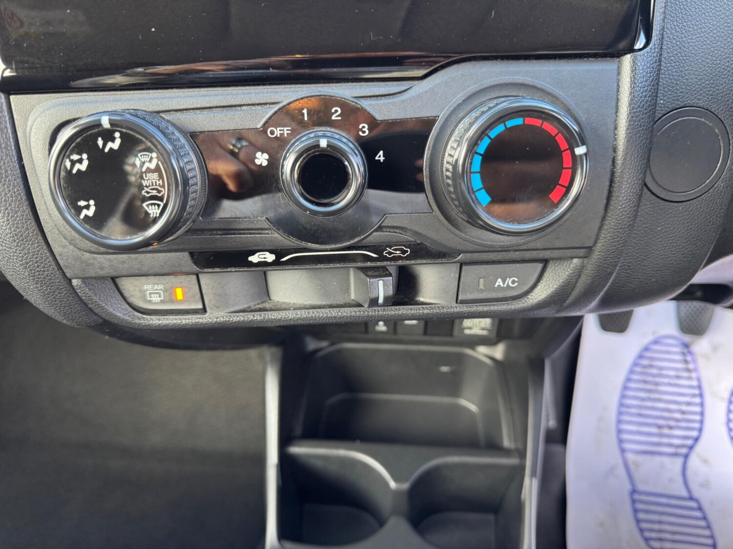 Used Honda Jazz 2018 for sale - 77351830: Photo 30