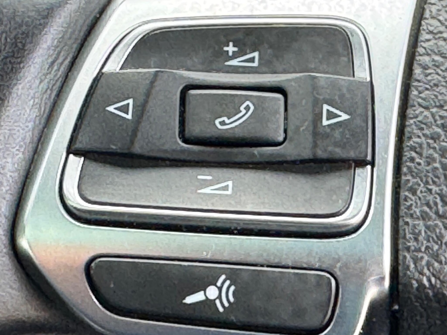 Used Volkswagen Scirocco 2013 for sale - 77838830: Photo 38