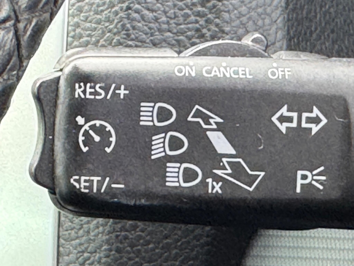 Used Volkswagen Scirocco 2013 for sale - 77838830: Photo 42