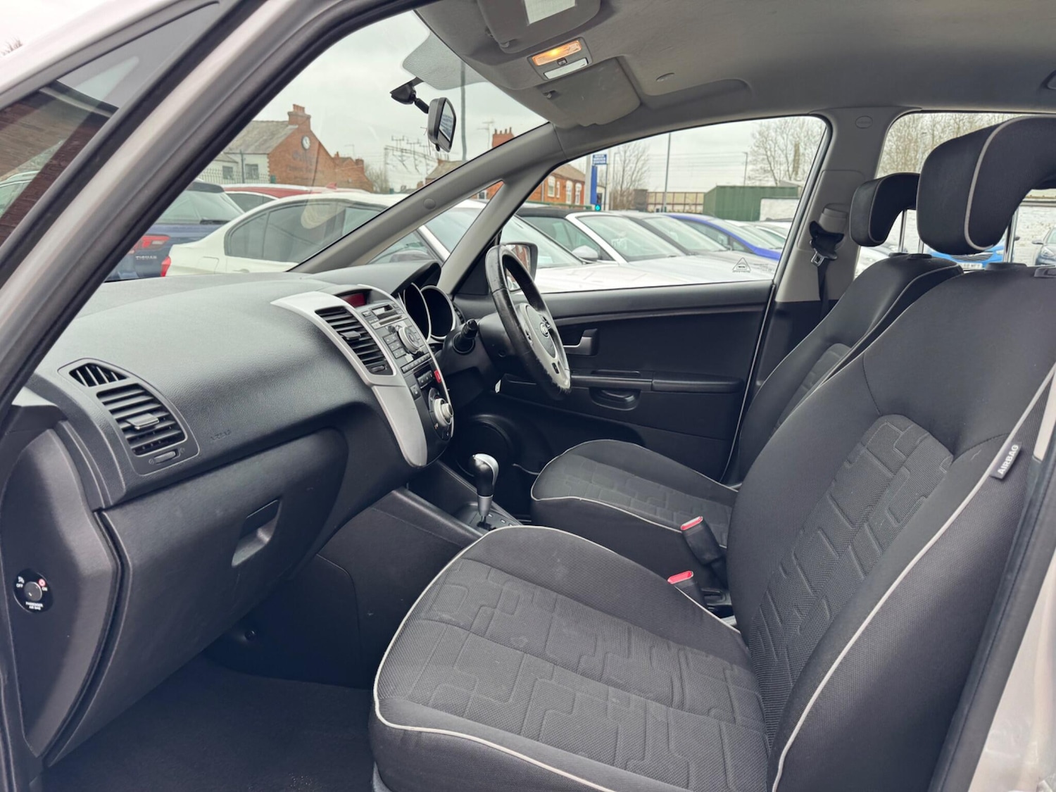 Used Kia Venga 2012 for sale - 77794289: Photo 2