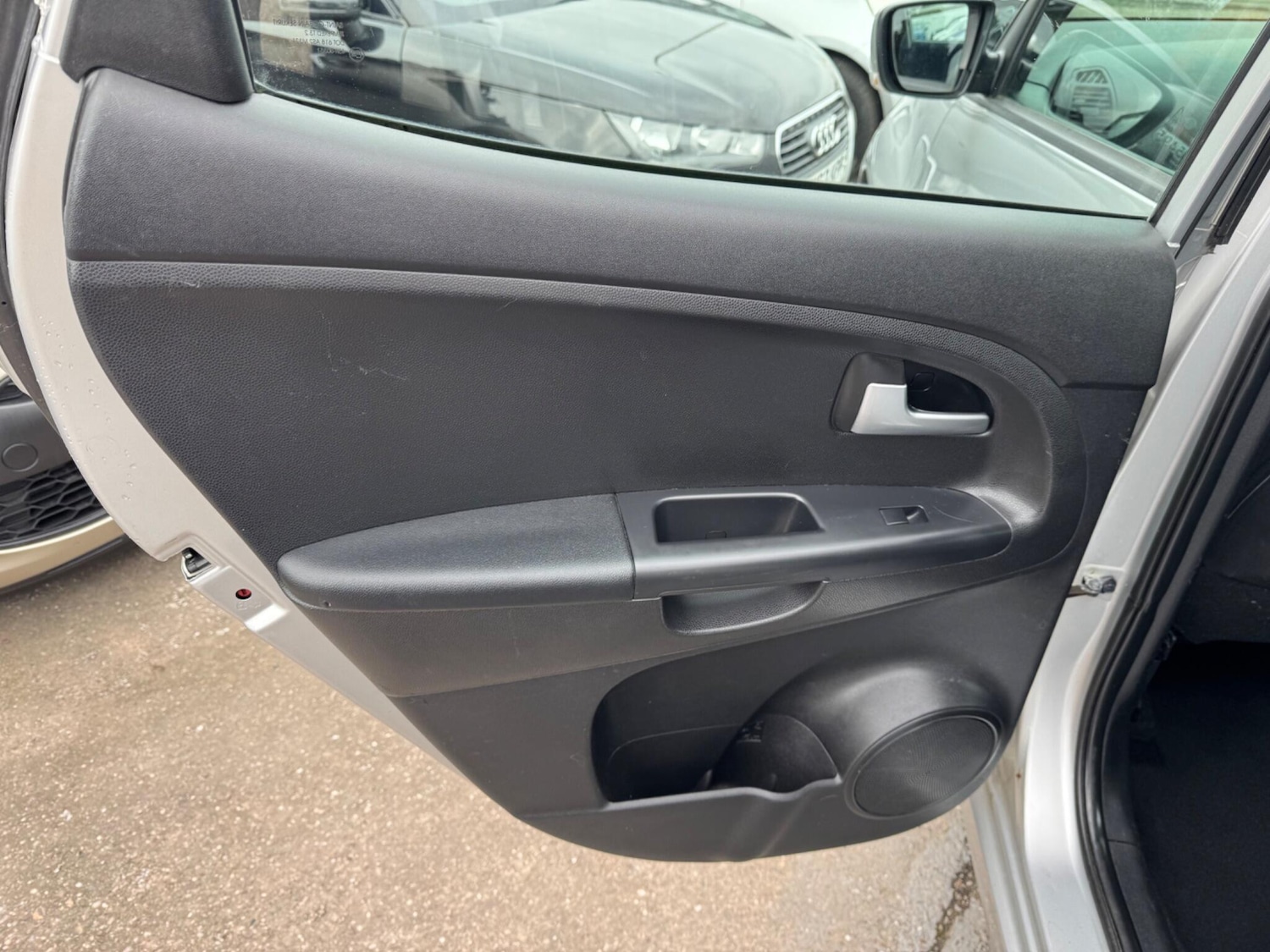 Used Kia Venga 2012 for sale - 77794289: Photo 23