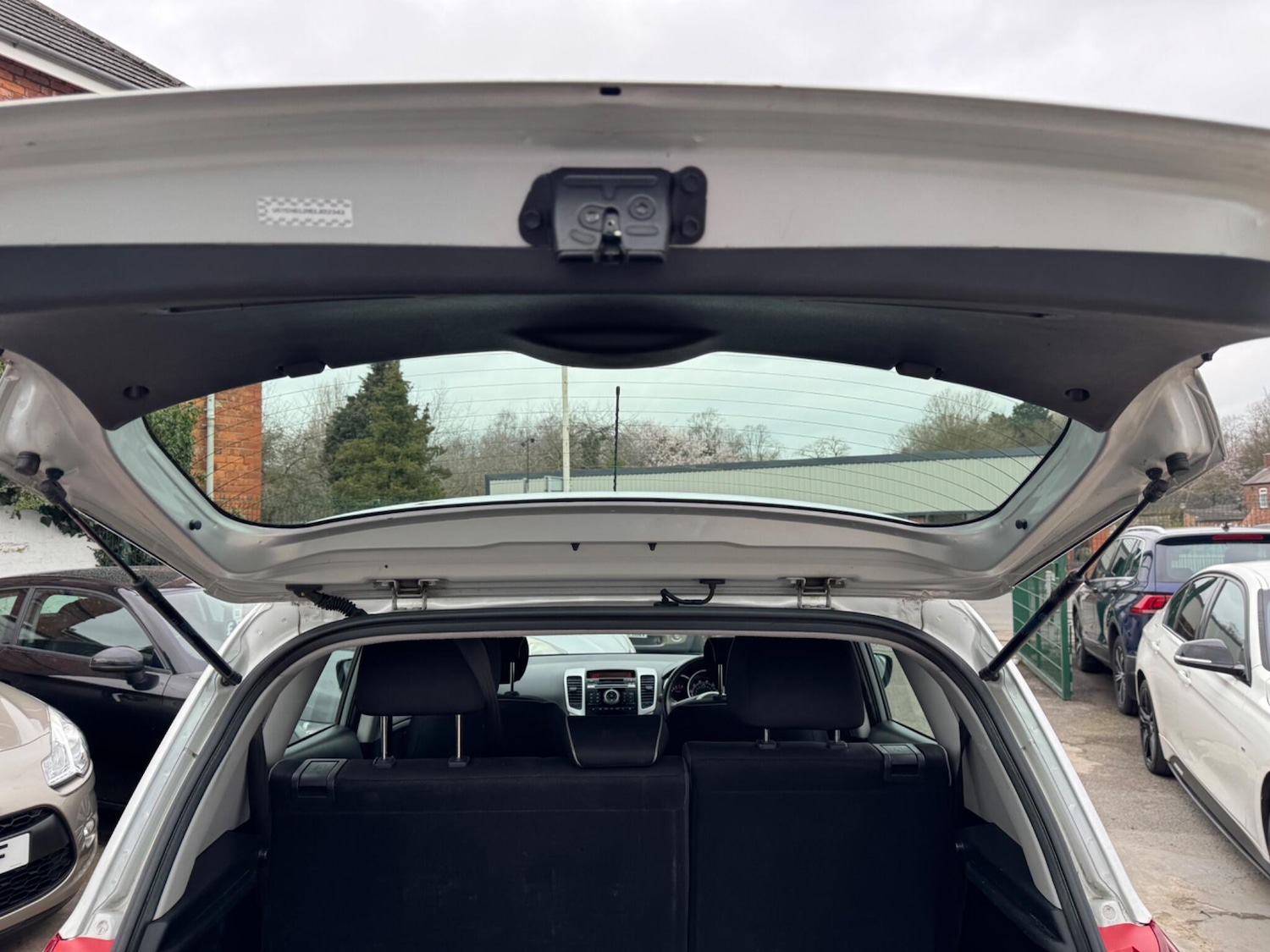 Used Kia Venga 2012 for sale - 77794289: Photo 25