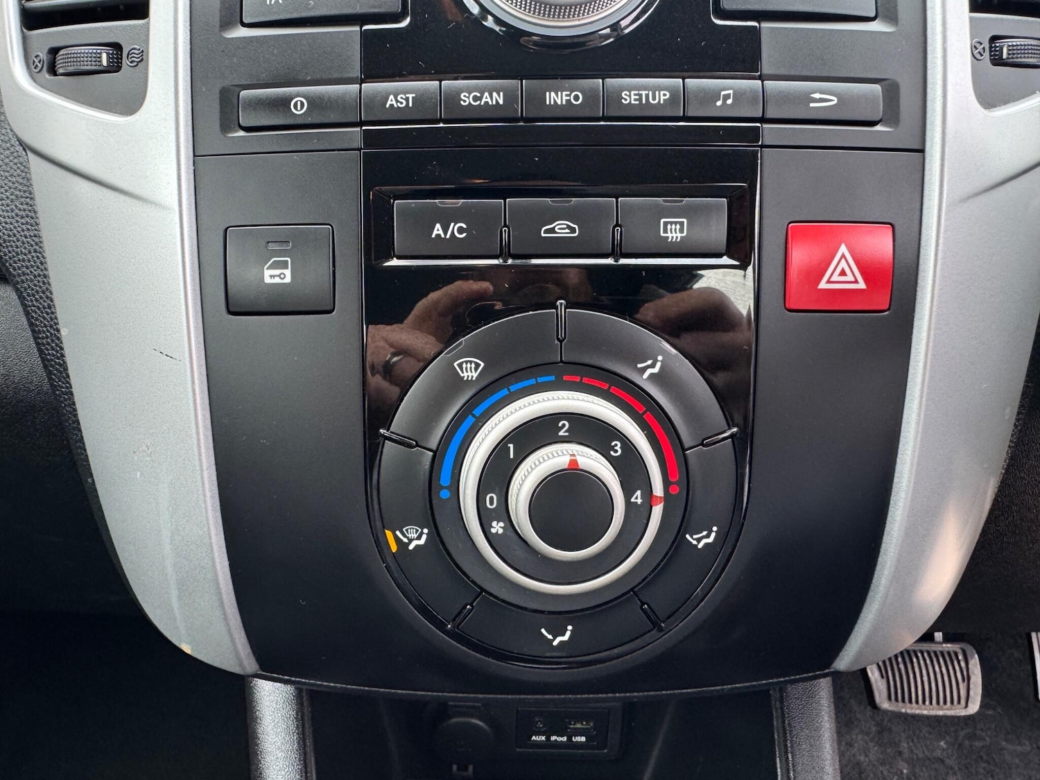 Used Kia Venga 2012 for sale - 77794289: Photo 40