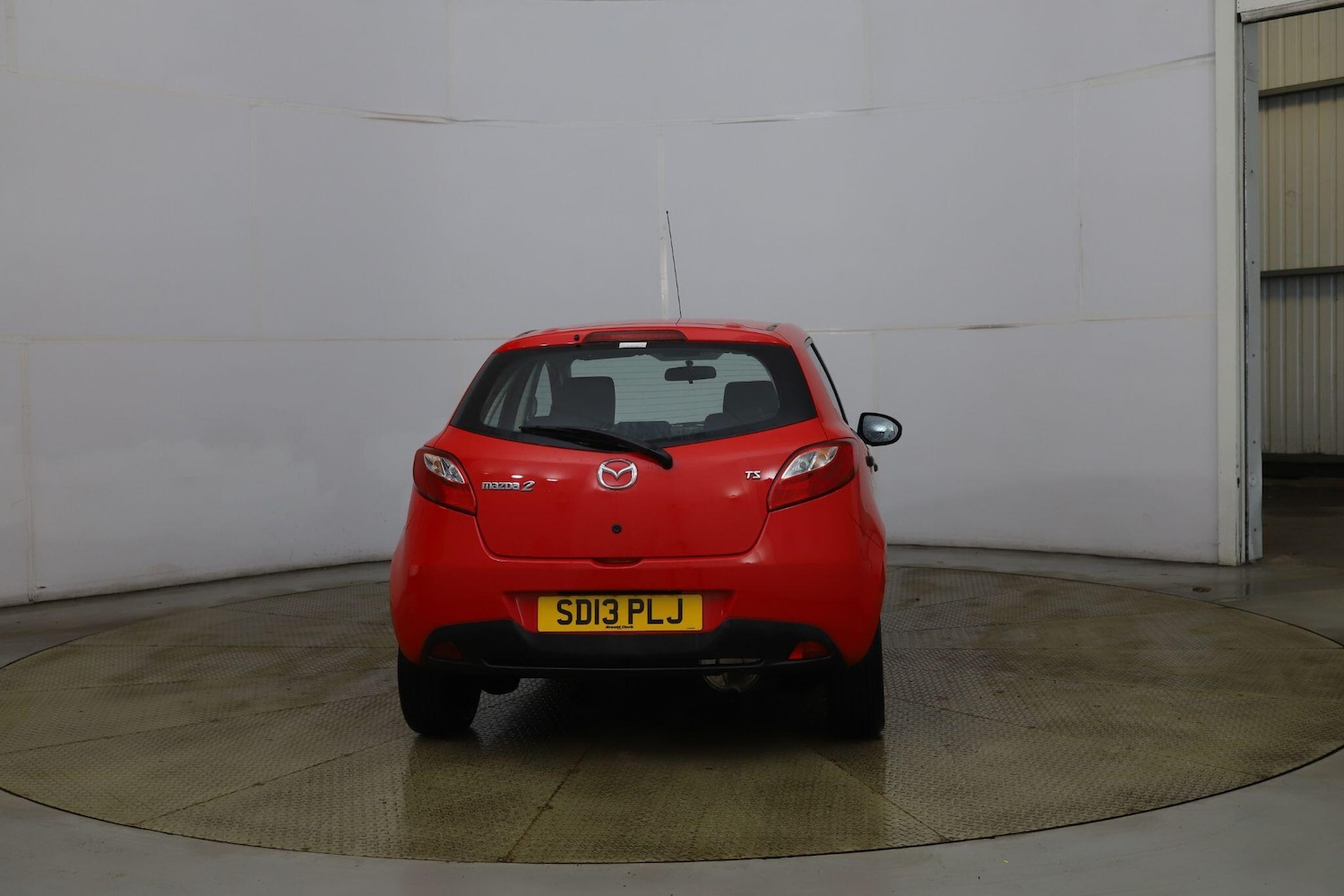 Used Mazda Mazda2 2013 for sale - 77351657: Photo 4