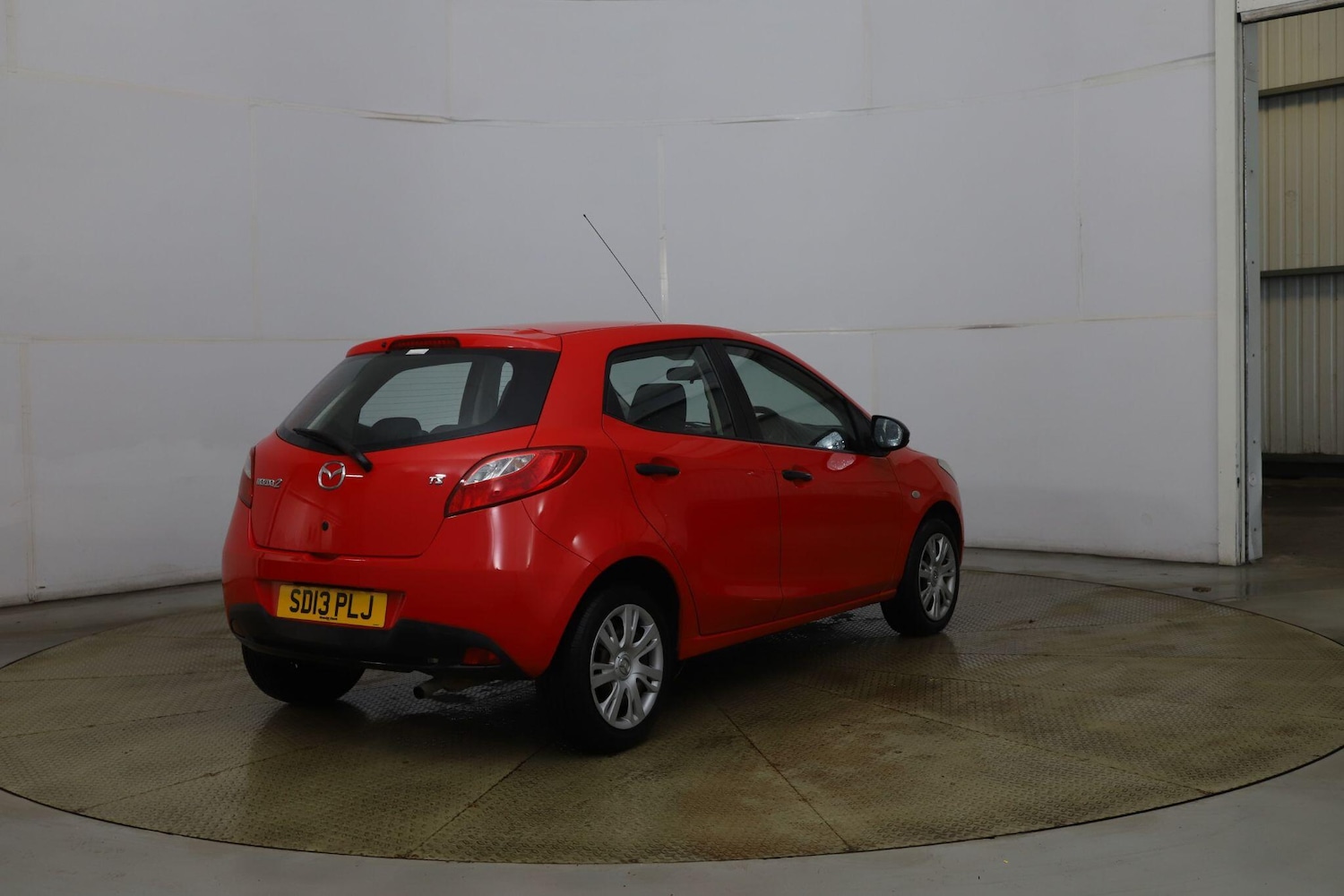 Used Mazda Mazda2 2013 for sale - 77351657: Photo 6