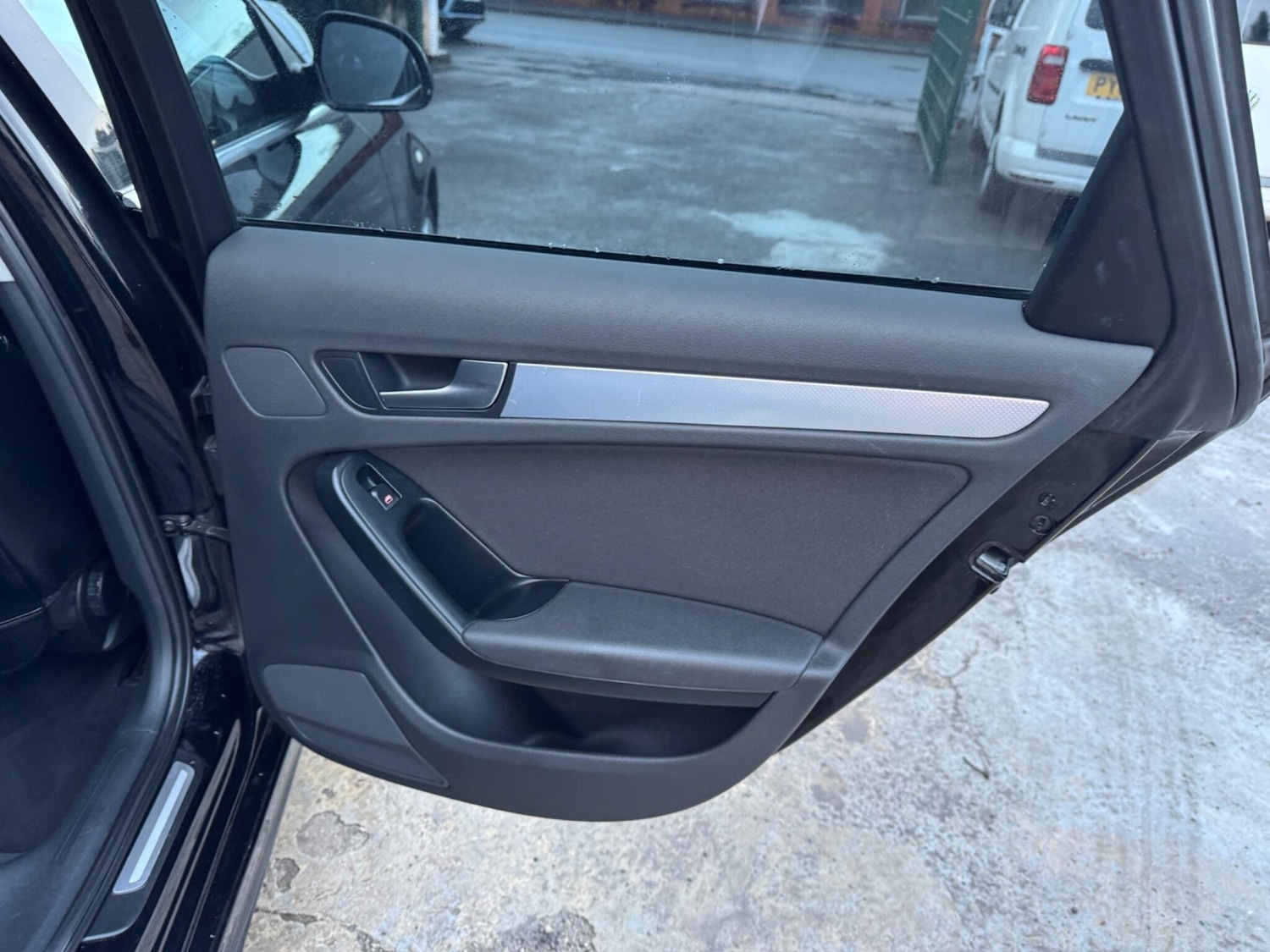 Used Audi A4 2009 for sale - 77625521: Photo 33