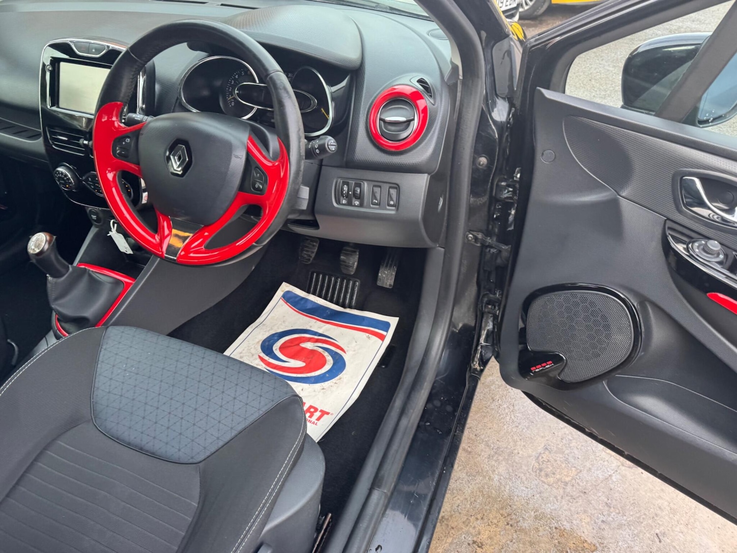 Used Renault Clio 2013 for sale - 77351486: Photo 32