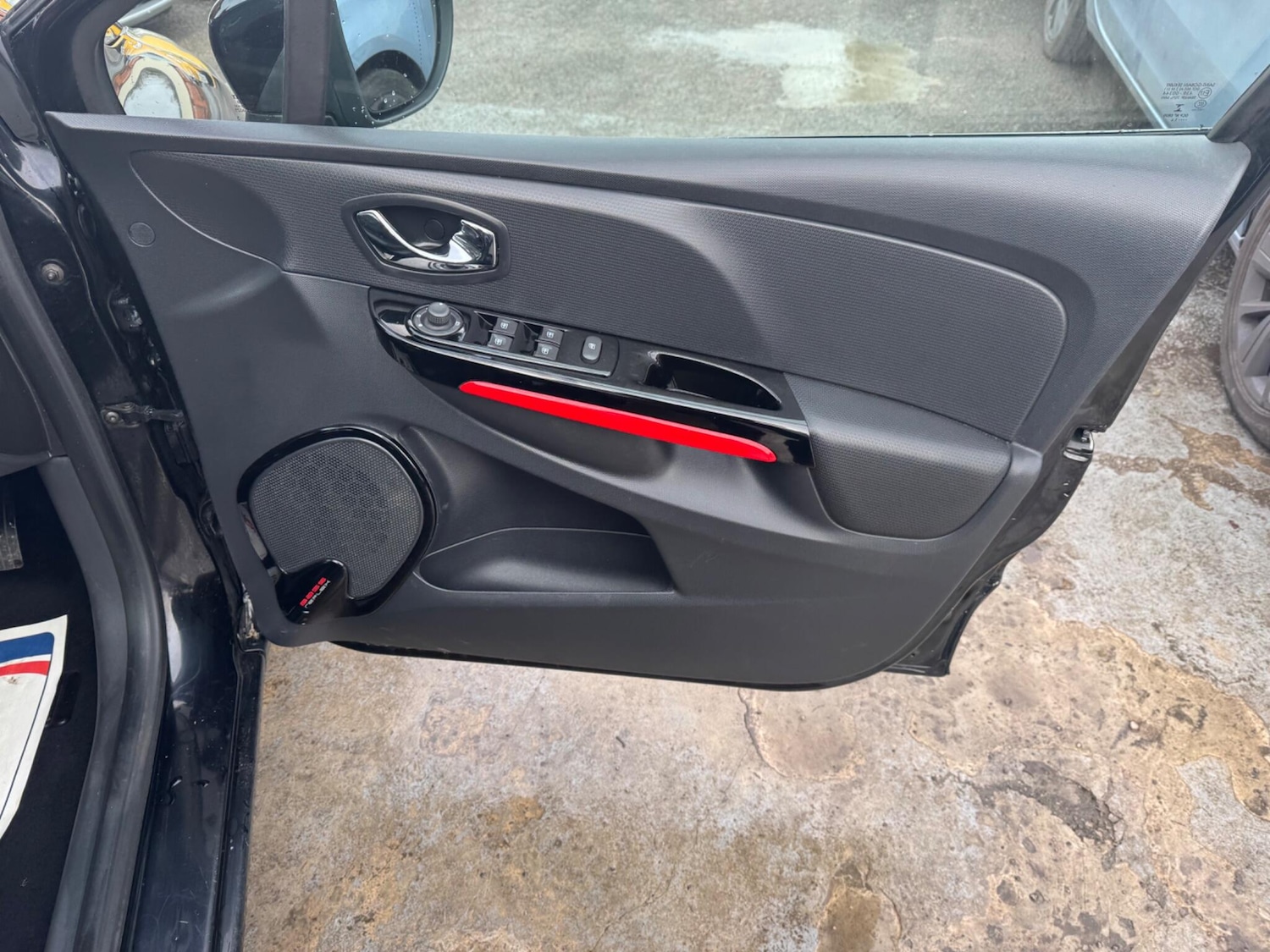 Used Renault Clio 2013 for sale - 77351486: Photo 33