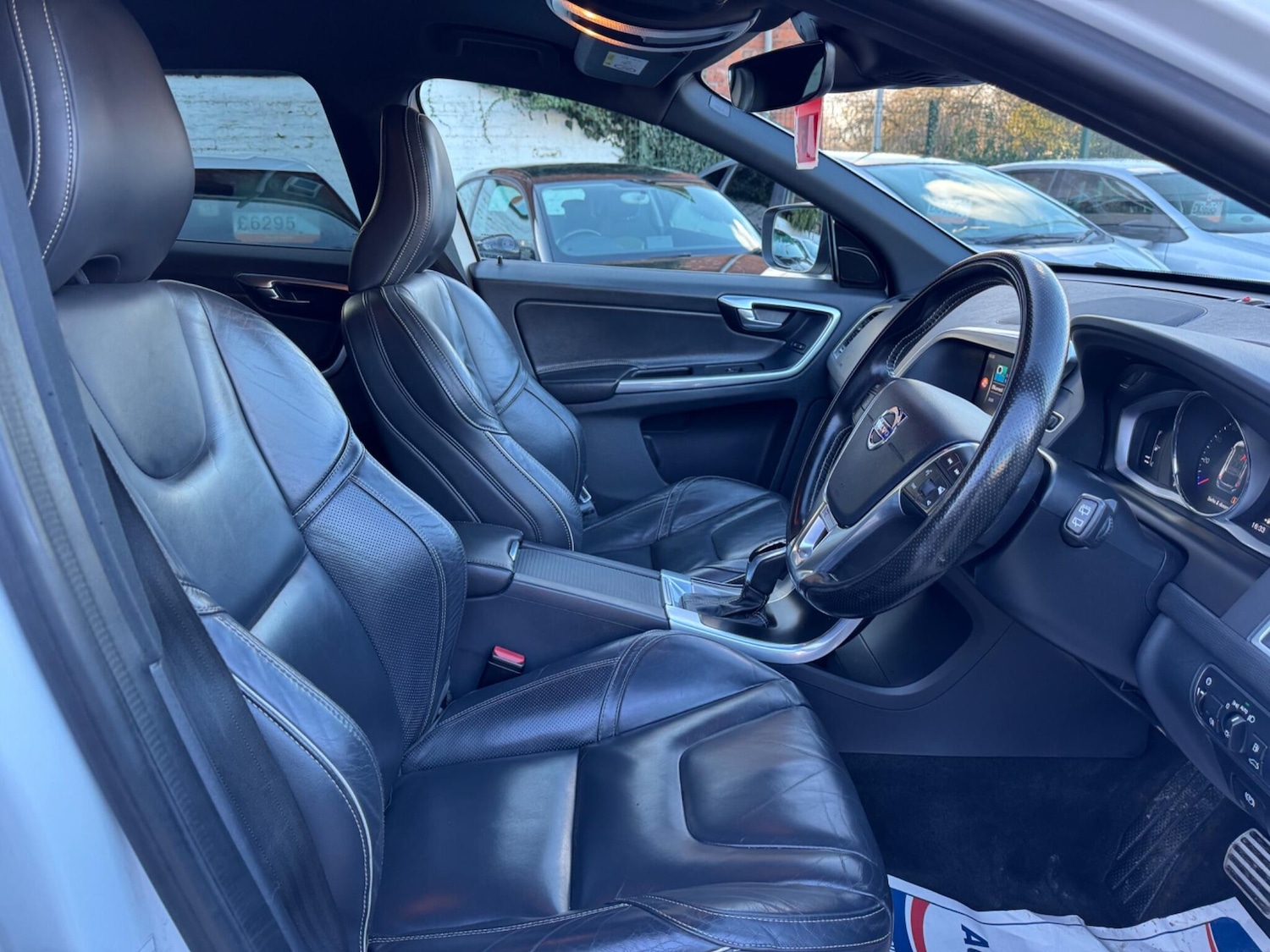 Used Volvo XC60 for sale - 77704652: Photo 2