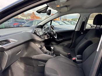 Used Peugeot 208 2018 for sale - 77625022: Photo